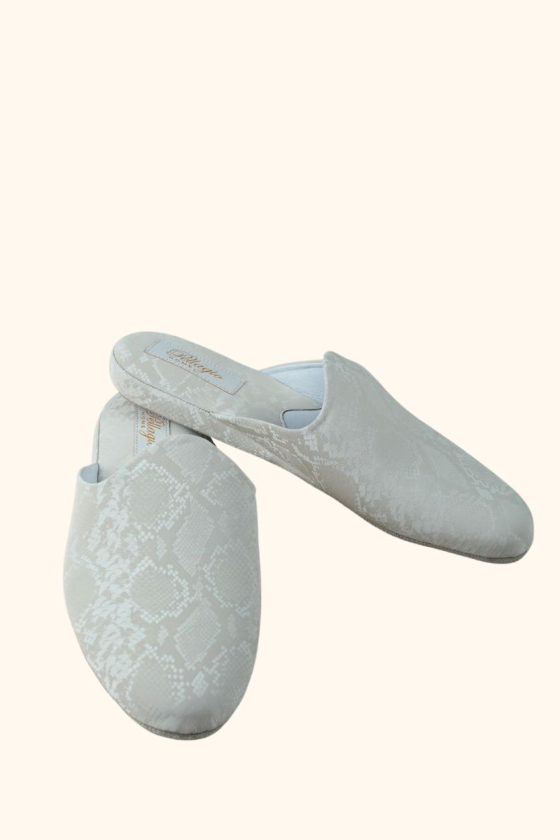 Кімнатні тапочки 550 біла змія Pellagio (Україна)