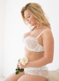 Бюстгальтер базовый балконет с формованной чашкой ROSE&PETAL Франция 12001